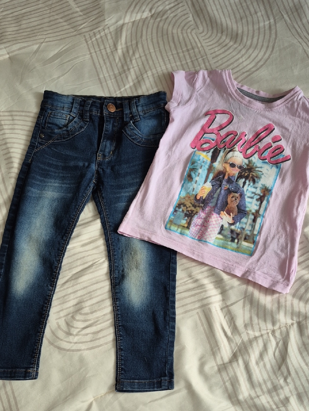 🍀5/30🍀 Dark Blue Denim Jeans And Barbie Tee